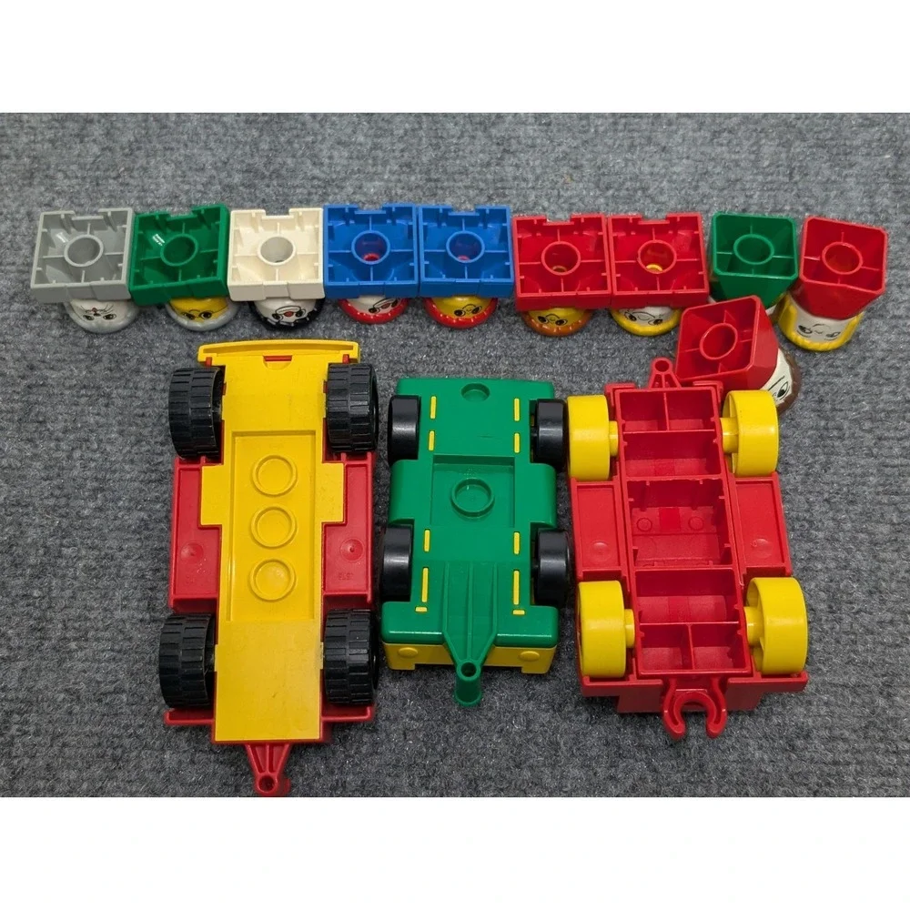 LEGO DUPLO Vintage Lot of 10 Little People Figures‎ Square Base And  3 Vehicles